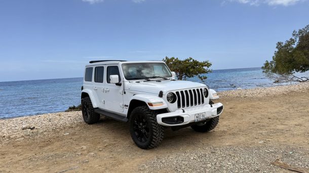 Jeep Wrangler Sahara Cabrio met elektrisch Sunroof Unlimited